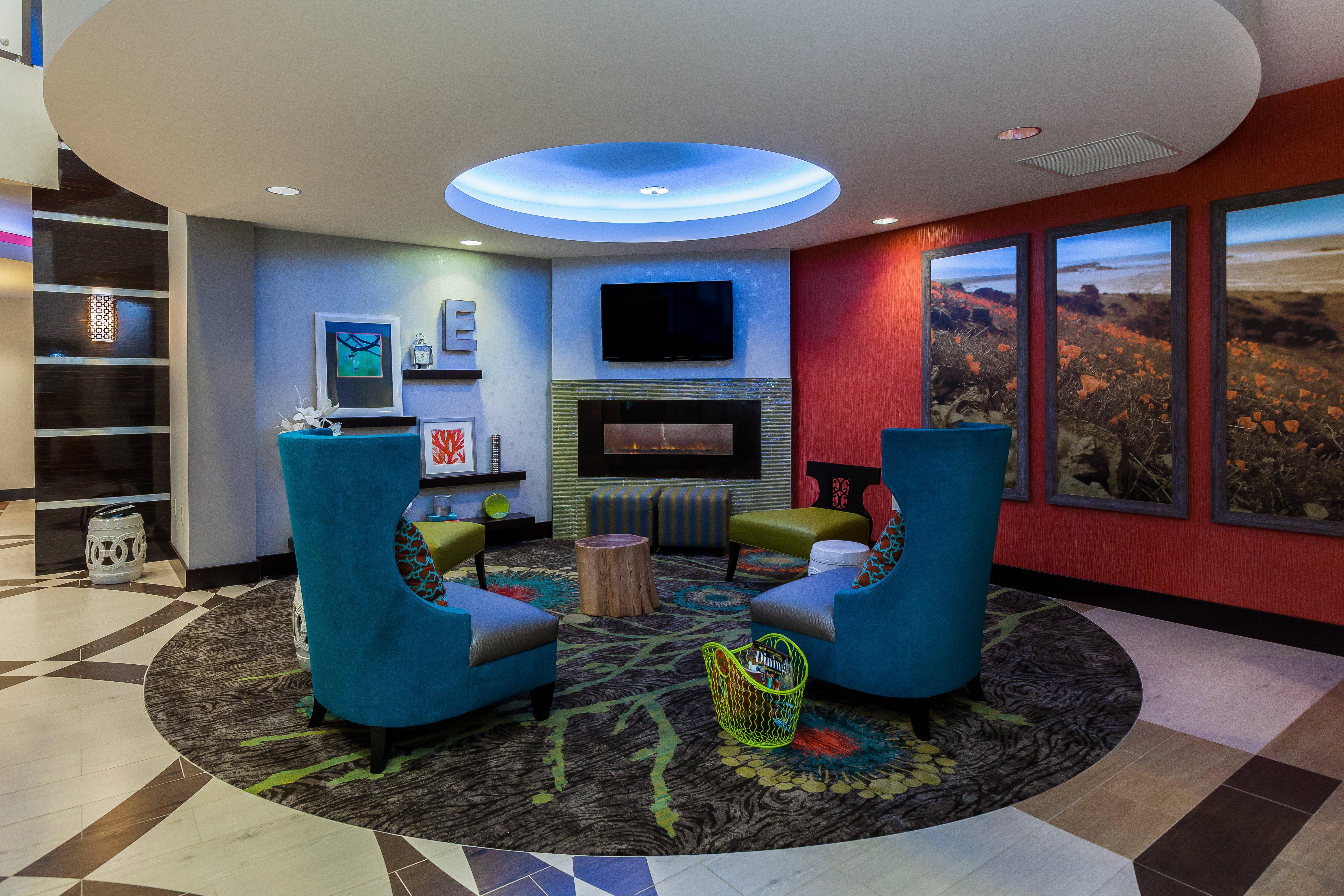 Holiday Inn Express & Suites Eureka By Ihg מראה חיצוני תמונה